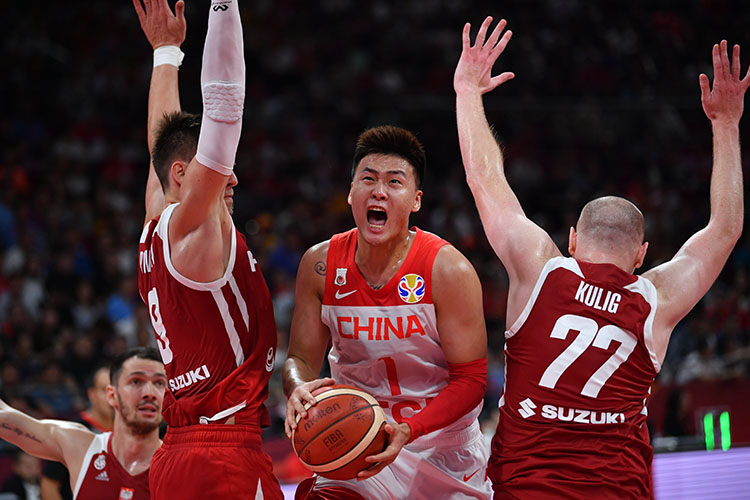 米兰体育官网-波兰男篮轻取鹈鹕，威斯布鲁克打破历史纪录的简单介绍