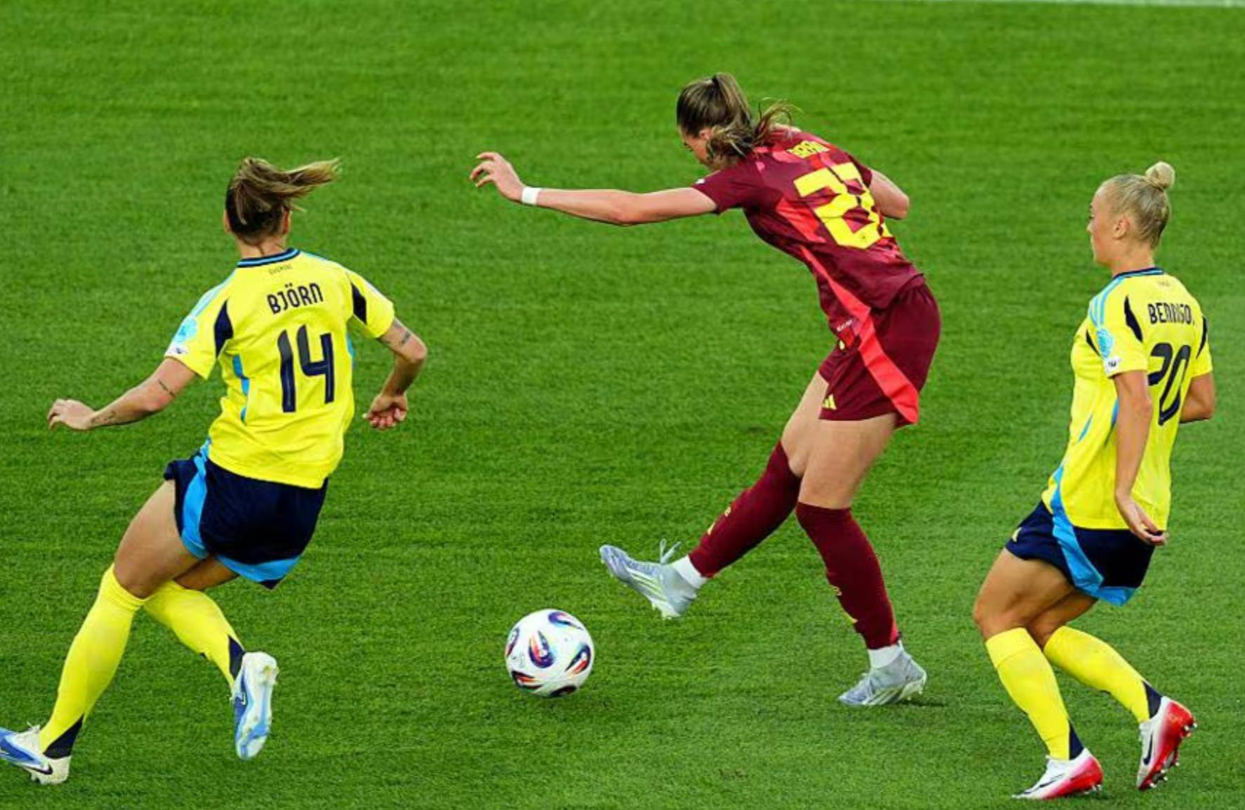 瑞典女足队在国际舞台上赢得掌声