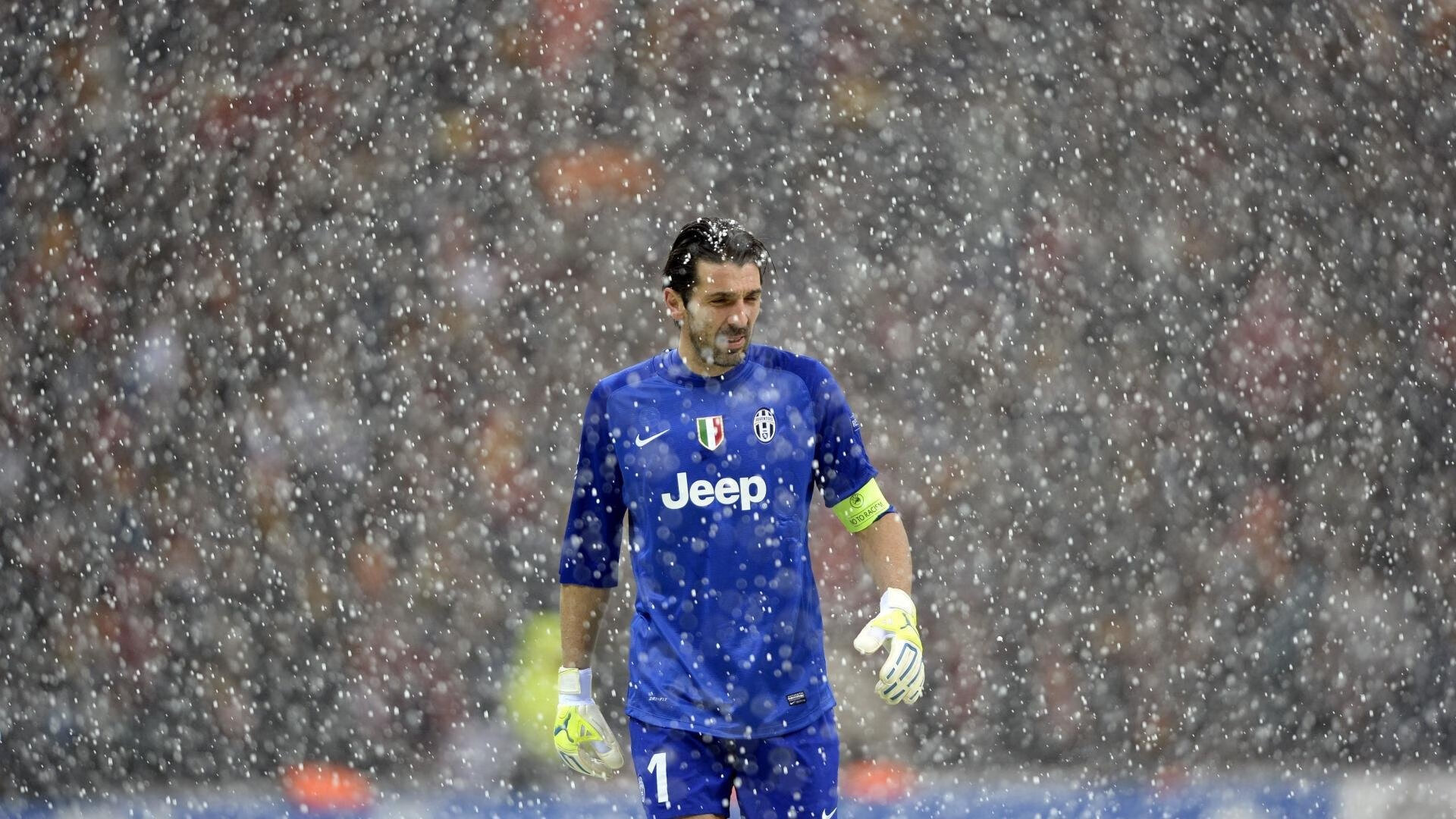 ac米兰下载-赛道与球场，当F1争冠之夜遇见文班亚马的攻防转换